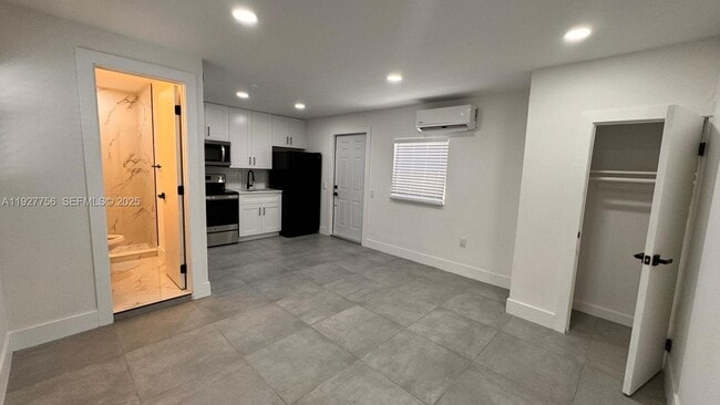 1933 Washington St in Hollywood, FL - Building Photo - Building Photo