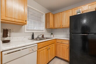 Nichols Meadows in Louisville, KY - Foto de edificio - Interior Photo