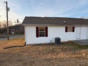 2190-2190 Three Springs Rd in Russellville, TN - Building Photo - Building Photo