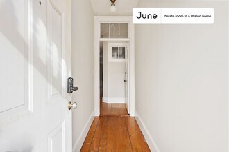 Room in Shared 4 bed/1 bath home, Unit B in Boston, MA - Building Photo - Building Photo