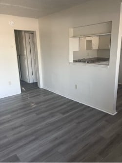 280 W 8th St in San Bernardino, CA - Foto de edificio - Building Photo