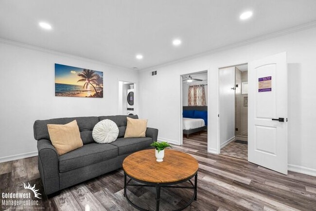 2637 Sunset St in San Diego, CA - Building Photo - Building Photo