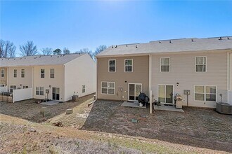 511 Oakmont Valley Trl in Seneca, SC - Building Photo - Building Photo