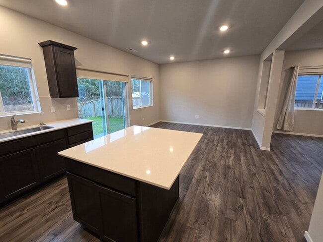 28215 64th Ct NW in Stanwood, WA - Building Photo - Building Photo