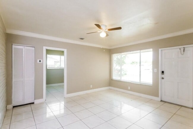 3140 NW 4th Pl in Fort Lauderdale, FL - Building Photo - Building Photo