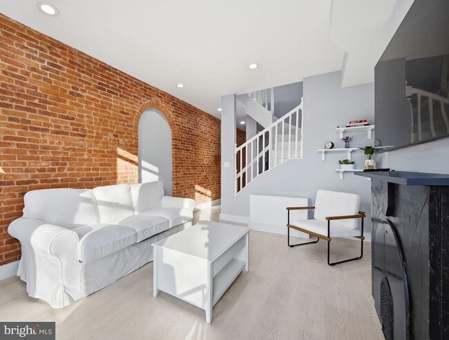 1015 Riverside Ave in Baltimore, MD - Foto de edificio - Building Photo