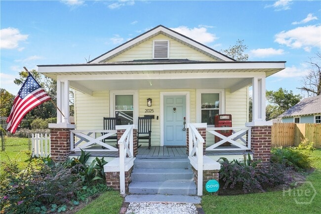 property at 2025 Texas Ave