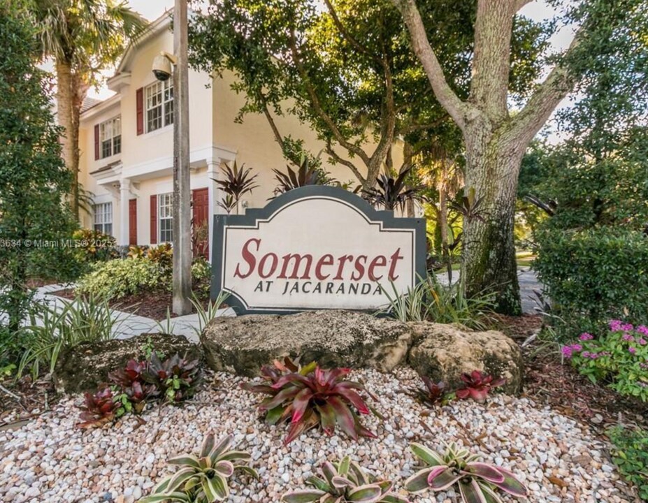 145 SW 96th Ter in Plantation, FL - Building Photo