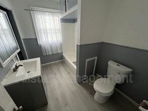 4859 E 97th St in Garfield Heights, OH - Building Photo - Building Photo