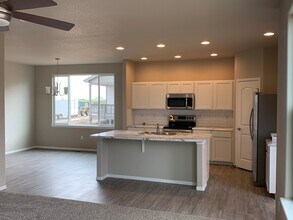 2049 Day Spring Dr in Windsor, CO - Building Photo - Building Photo