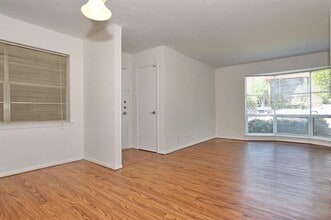 4818 Cole Ave in Dallas, TX - Building Photo - Building Photo