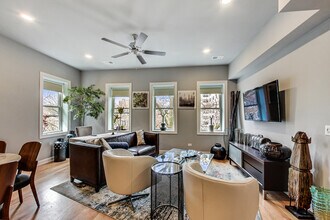 5117 S Kenwood Ave, Unit 102 in Chicago, IL - Building Photo - Building Photo