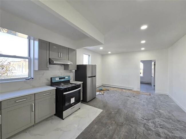 2062 Bath Ave in Brooklyn, NY - Building Photo - Building Photo