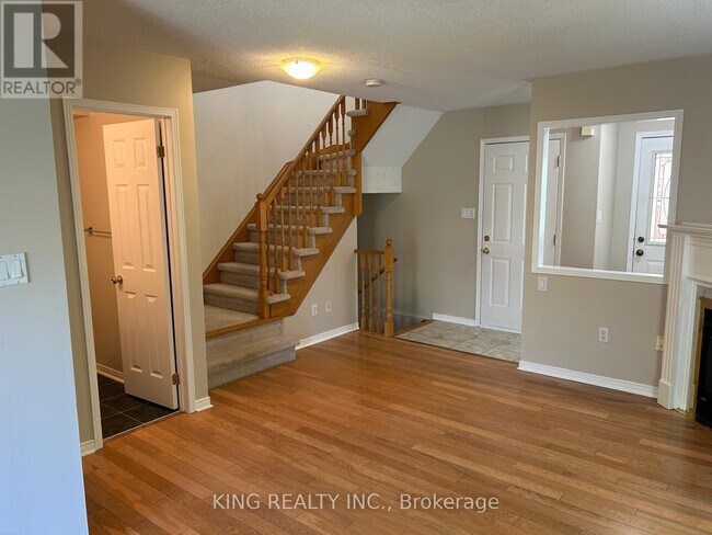6415 Saratoga Way in Mississauga, ON - Building Photo - Building Photo