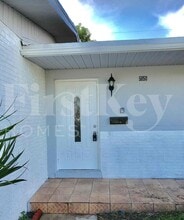 5850 NW 118th St in Hialeah, FL - Building Photo - Building Photo