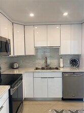 3801 S Ocean Dr, Unit Ph 16S in Hollywood, FL - Building Photo - Building Photo