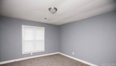 7606 W 40th St in Little Rock, AR - Building Photo - Building Photo