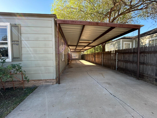 2409 31st St in Lubbock, TX - Building Photo - Building Photo