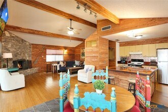 1087 Driftwind Dr in Canyon Lake, TX - Building Photo - Building Photo