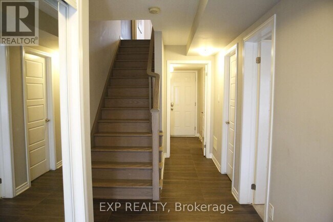 230 Avonsyde Blvd in Hamilton, ON - Building Photo - Building Photo