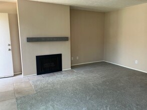 6915 Quail Pl, Unit West Bluff Hills in Carlsbad, CA - Building Photo - Building Photo