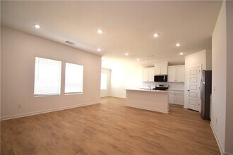 572 Colorado St in Farmington, AR - Building Photo - Building Photo