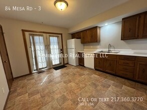 84 Mesa Rd in Springfield, IL - Building Photo - Building Photo