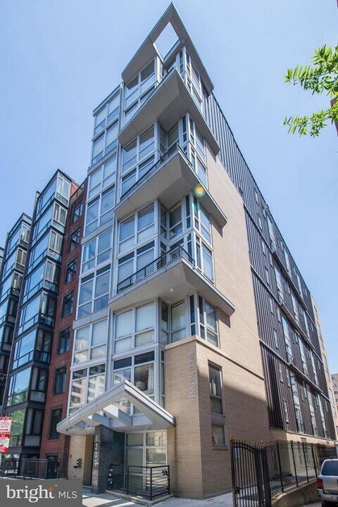 1209 13th St NW, Unit 403 in Washington, DC - Foto de edificio