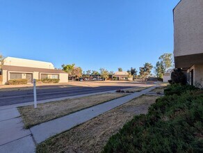 2233 W Farmdale Ave in Mesa, AZ - Building Photo - Building Photo