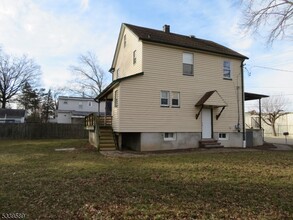 56 New St in Edison, NJ - Building Photo - Building Photo