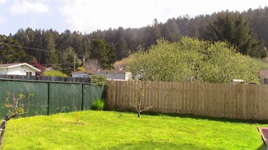 2710 Oliver Ave in Crescent City, CA - Building Photo - Building Photo
