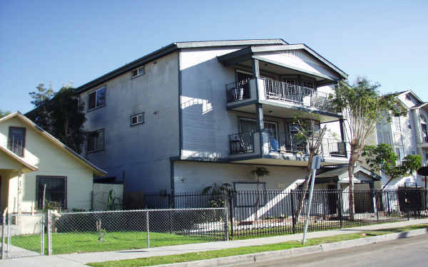 1352 Molino Ave in Long Beach, CA - Building Photo - Building Photo