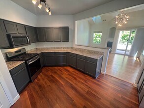 5350 Dunlay Dr in Sacramento, CA - Building Photo - Building Photo