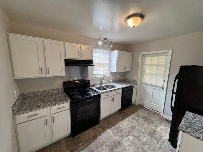 2116 Finchley Dr in Charlotte, NC - Building Photo - Building Photo