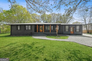 626 Grayson Pkwy in Grayson, GA - Building Photo