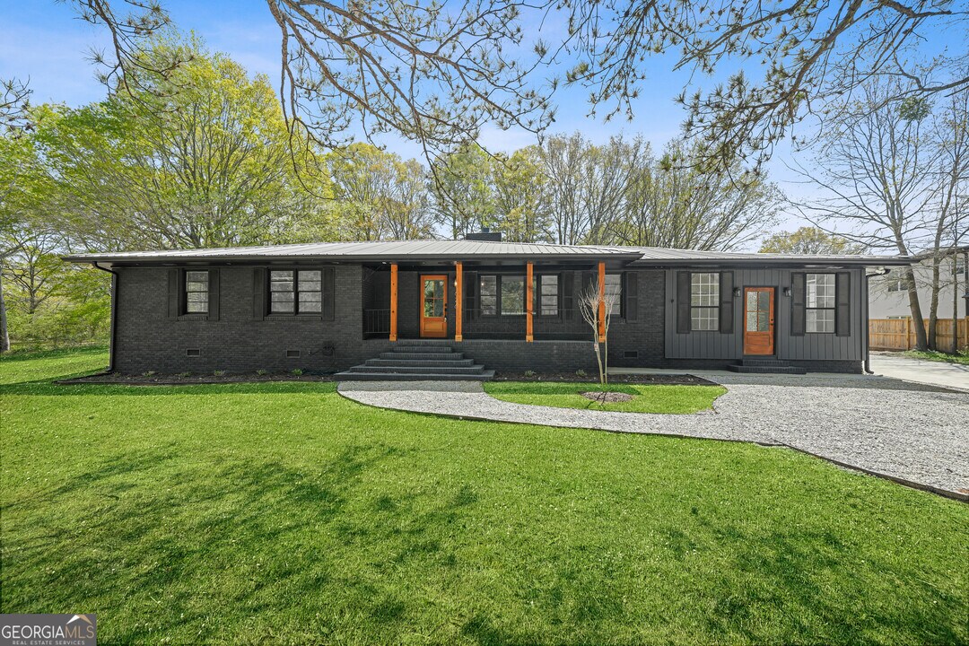 626 Grayson Pkwy in Grayson, GA - Building Photo