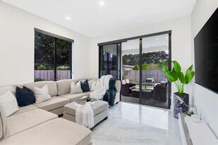 826 SW 14th Ct, Unit SI FL1-ID1475648P in Fort Lauderdale, FL - Building Photo