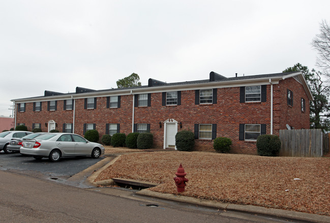 Cesterfield Arms Apartments in Southaven, MS - Building Photo - Building Photo