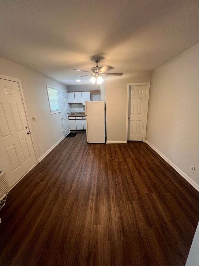 4698 Cook Dr in Sugar Hill, GA - Foto de edificio - Building Photo