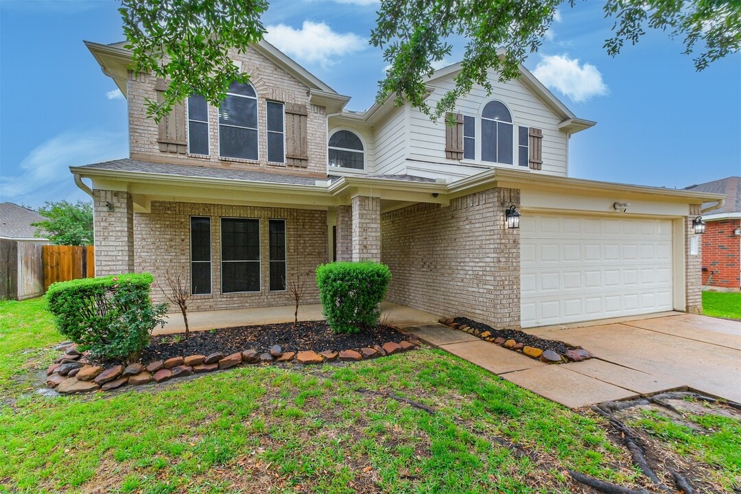 15506 Anton Dr in Cypress, TX - Building Photo