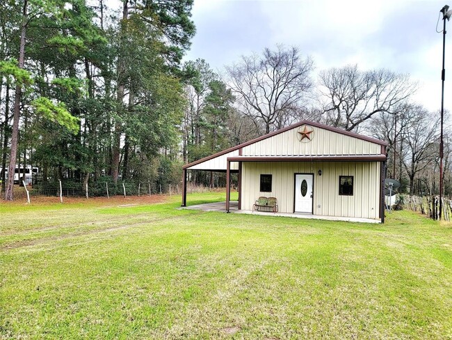 11981 Old County Rd in Willis, TX - Building Photo - Building Photo