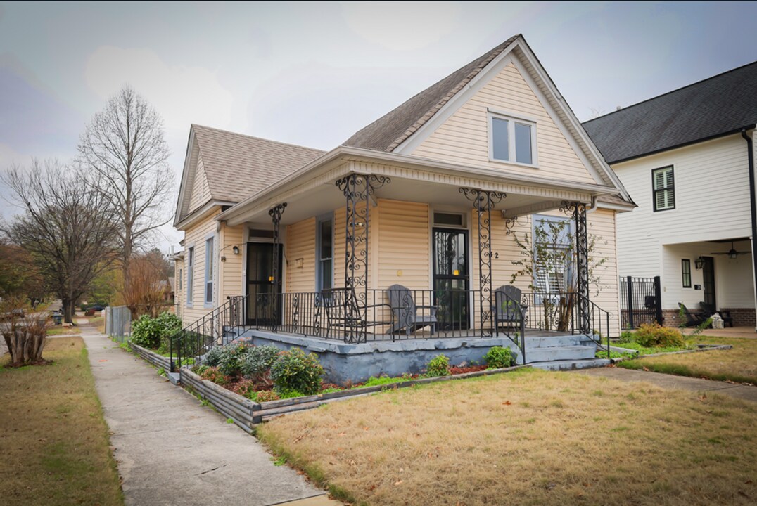 32 N Cooper St in Memphis, TN - Building Photo