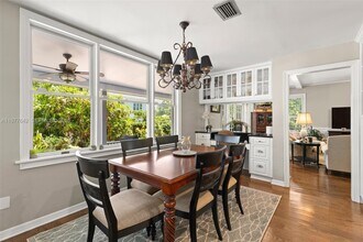 3003 W Villa Rosa Park in Tampa, FL - Building Photo - Building Photo