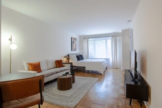 30 Park Ave in New York, NY - Building Photo - Building Photo