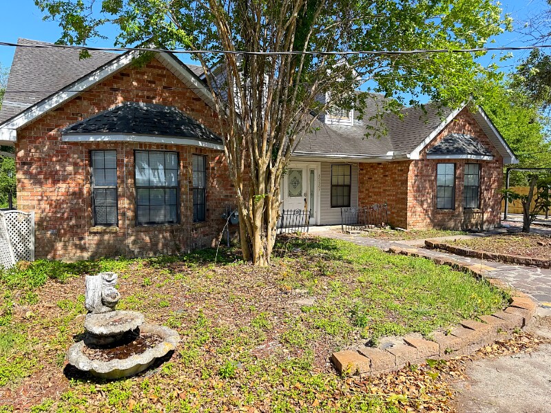 4936 LA-1 in Napoleonville, LA - Building Photo