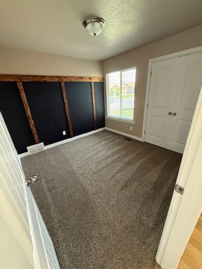 1347 Skip St in Eagle Mountain, UT - Building Photo - Building Photo