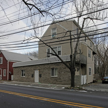 190-194 Saddle River Rd in Saddle Brook, NJ - Foto de edificio - Building Photo