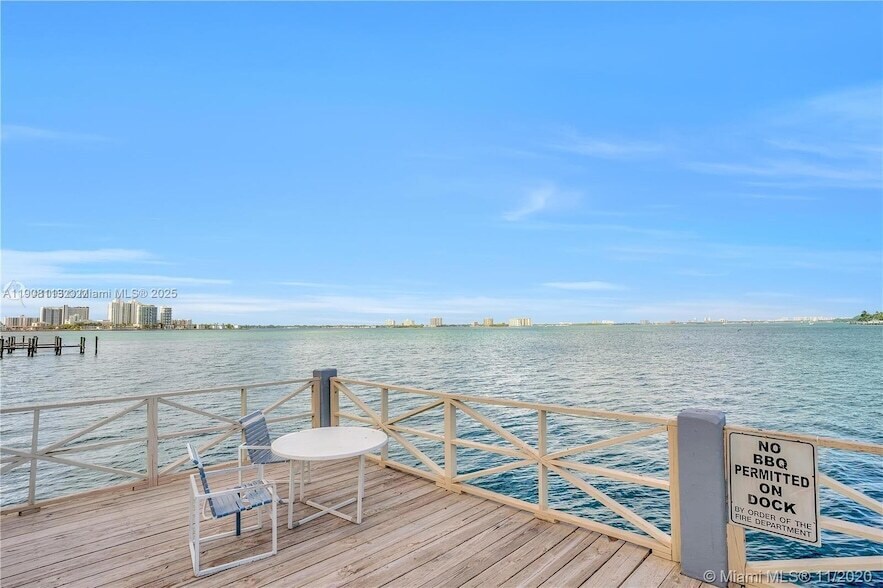 1865 79th Street Causeway, Unit 4F in North Bay Village, FL - Building Photo