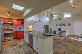 1543 Escondida Ct in Santa Fe, NM - Building Photo - Building Photo