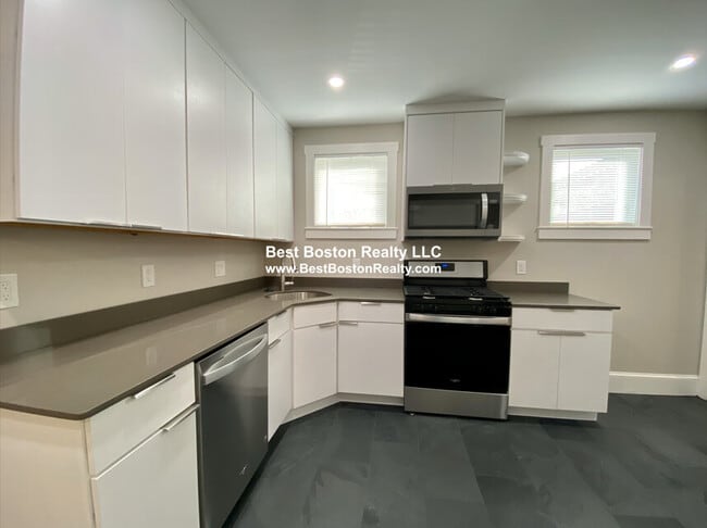 23 Elmer St, Unit 1 in Cambridge, MA - Foto de edificio - Building Photo